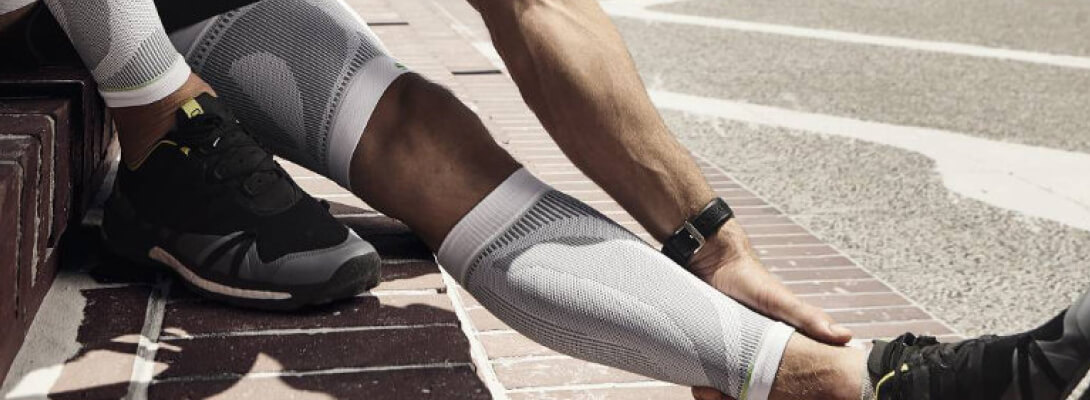 On stages, the white Lower Leg and Upper Leg Sleeves wears on stages.