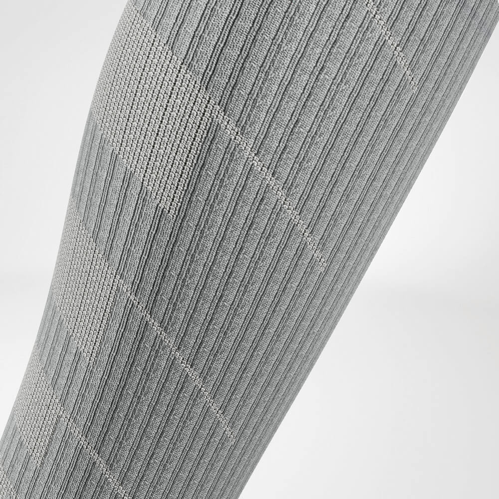 Detailed view heel of the gray -white trail run - running socks