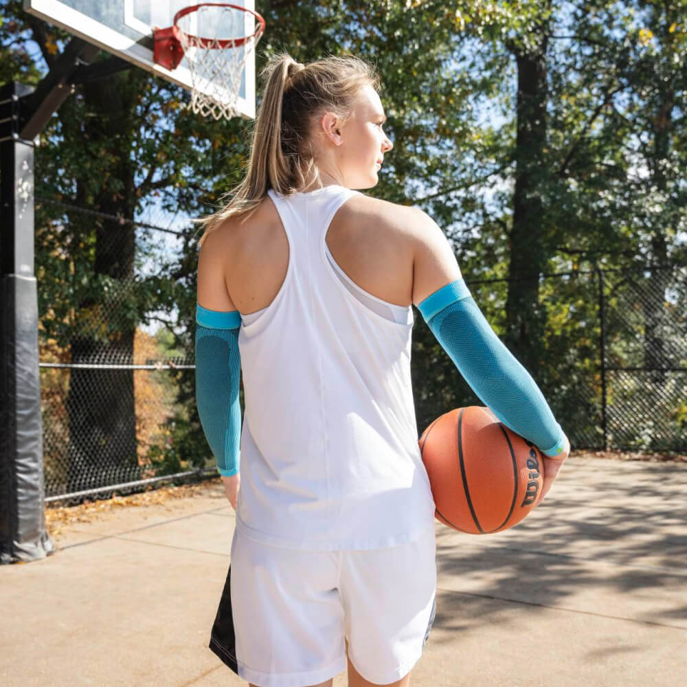 Arm Sleeve at basketball Basketball player Dirk Nowitzki with compression Sleeve for the arm