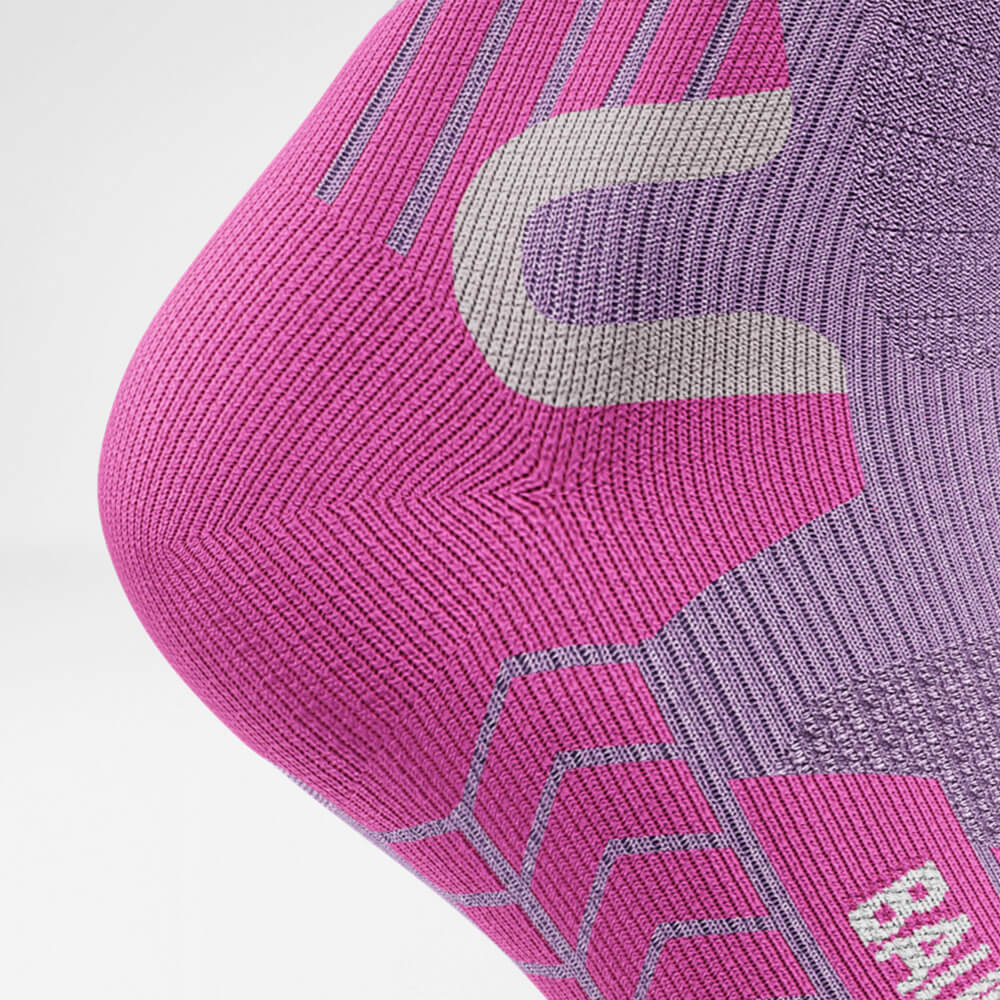 l Fersenprotektion des lilac-farbenen Sportsocken für Ski Touring mit Merinowolle