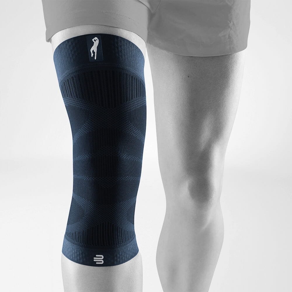 Knee Sleeve Dirk Nowitzki front view Complete front view of the Knee Sleeves Dirk Nowitzki Edition on the stylized gray body