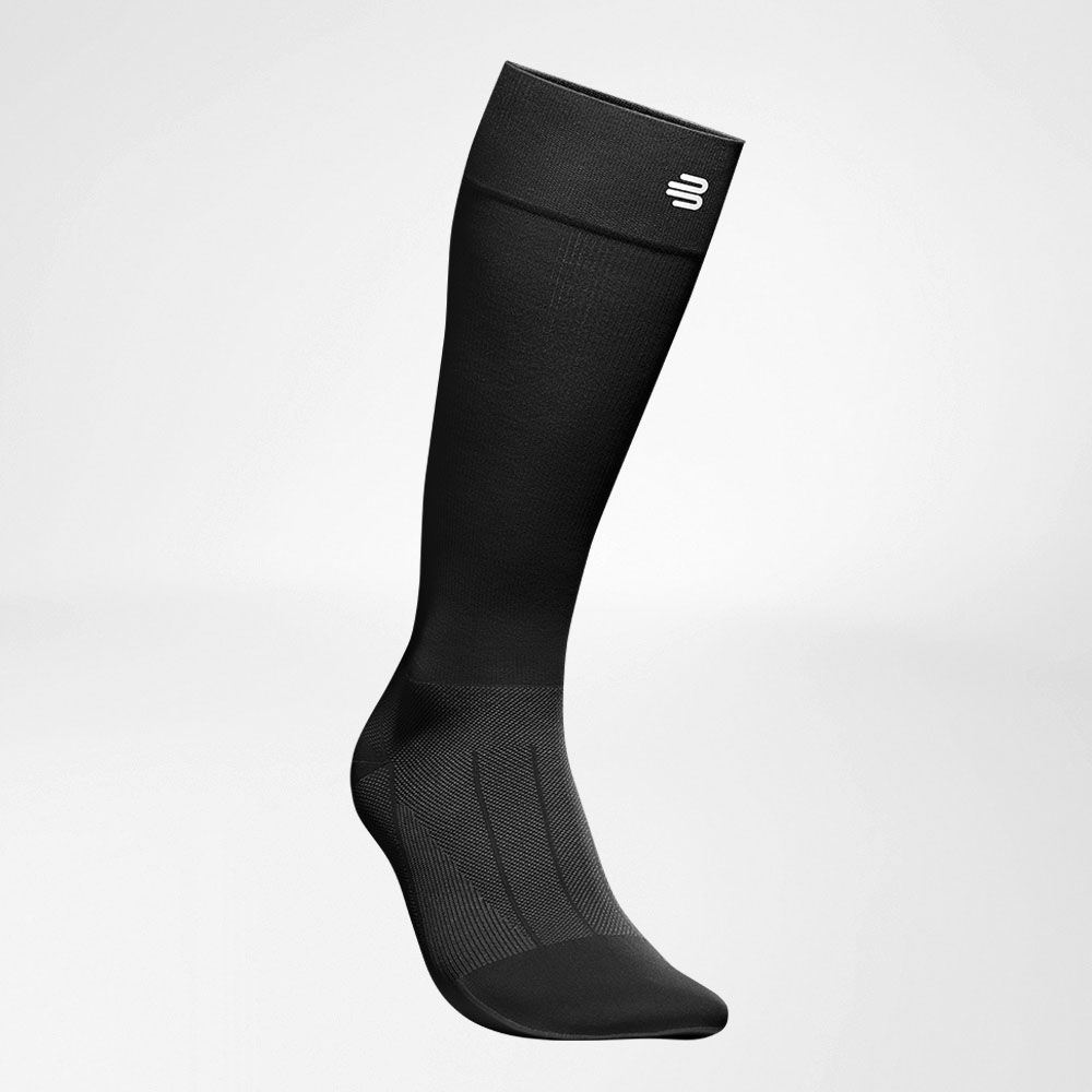 Completion of sports socks for regeneration on the side from the front