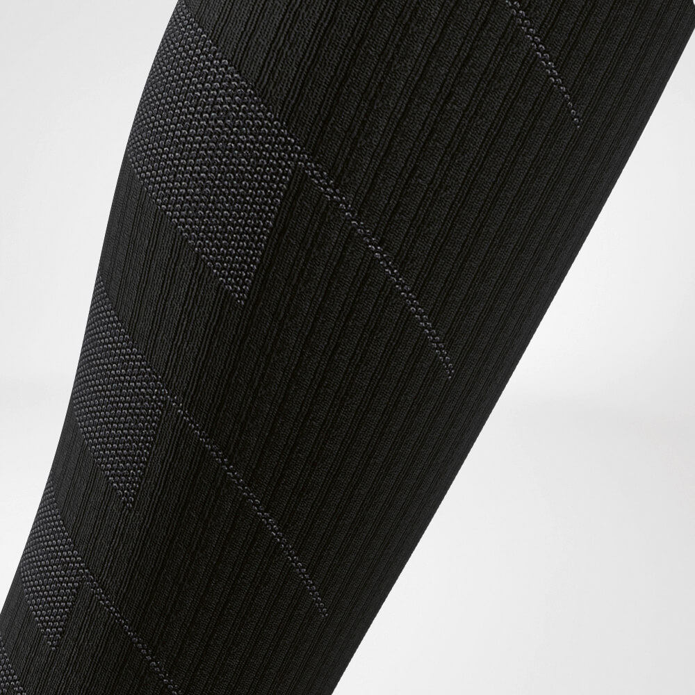 Detailed view heel of the black -white trail run - running socks