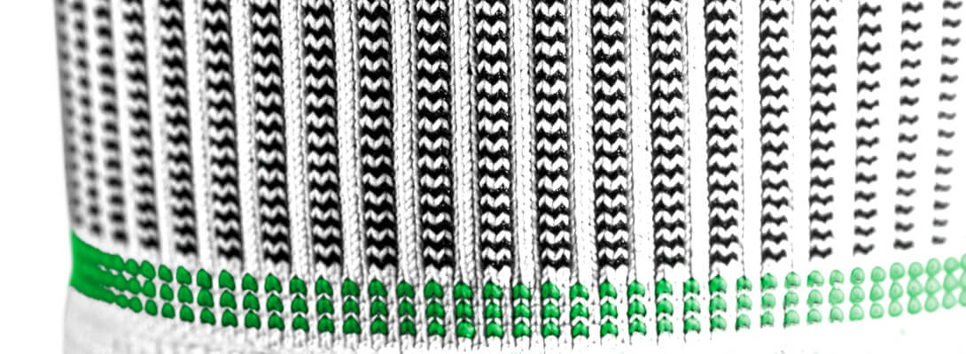 Detailed view of the Unterschenkelsleeves with a focus on the knit