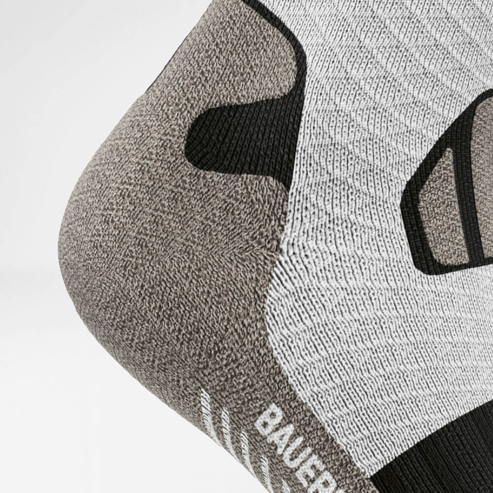 Detailed view heel of the gray -white trail run - running socks
