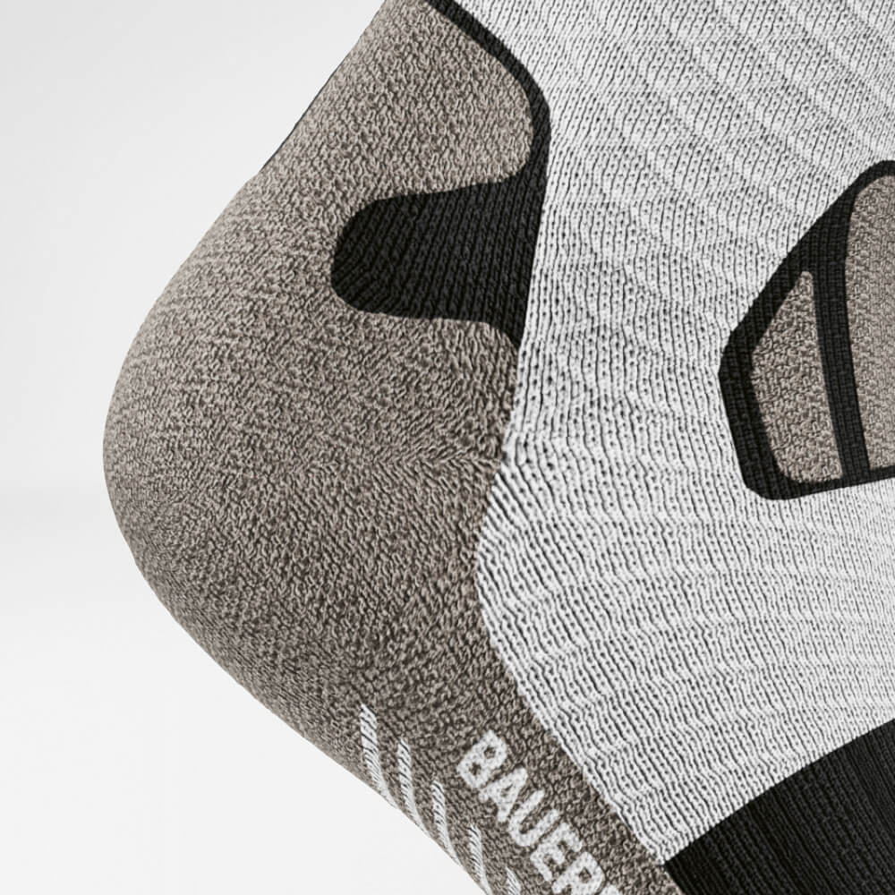 Detailed view heel of the black -white trail run - running socks