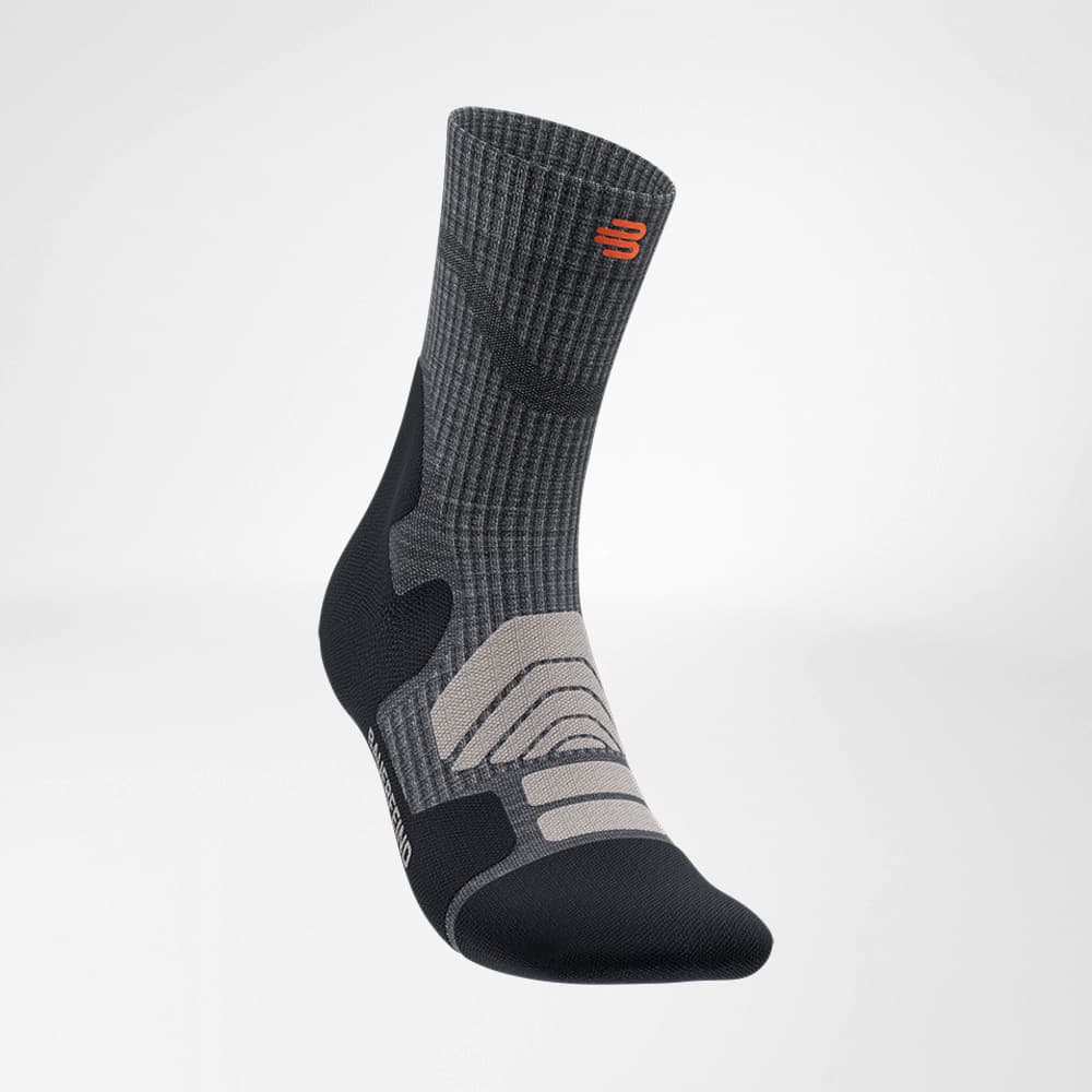 Lateral front view of the dark gray medium of Merino - hiking socks