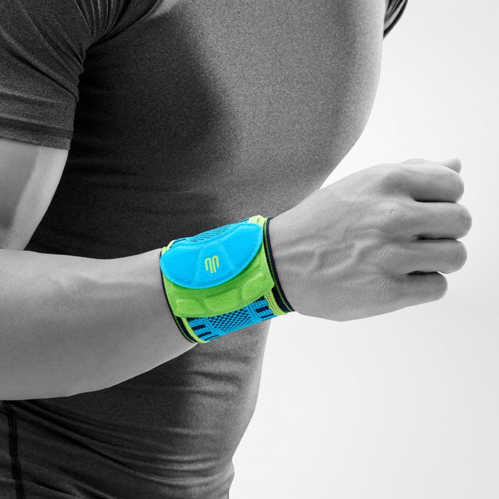 Wrist bandage in Rivera on the stylized gray body