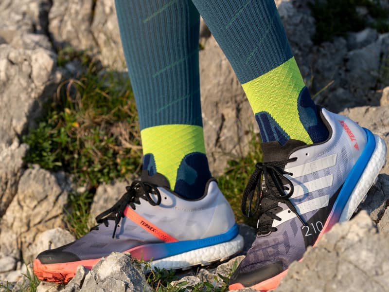 Extract of the lower half of the leg with the trail run run compression socks drawn
