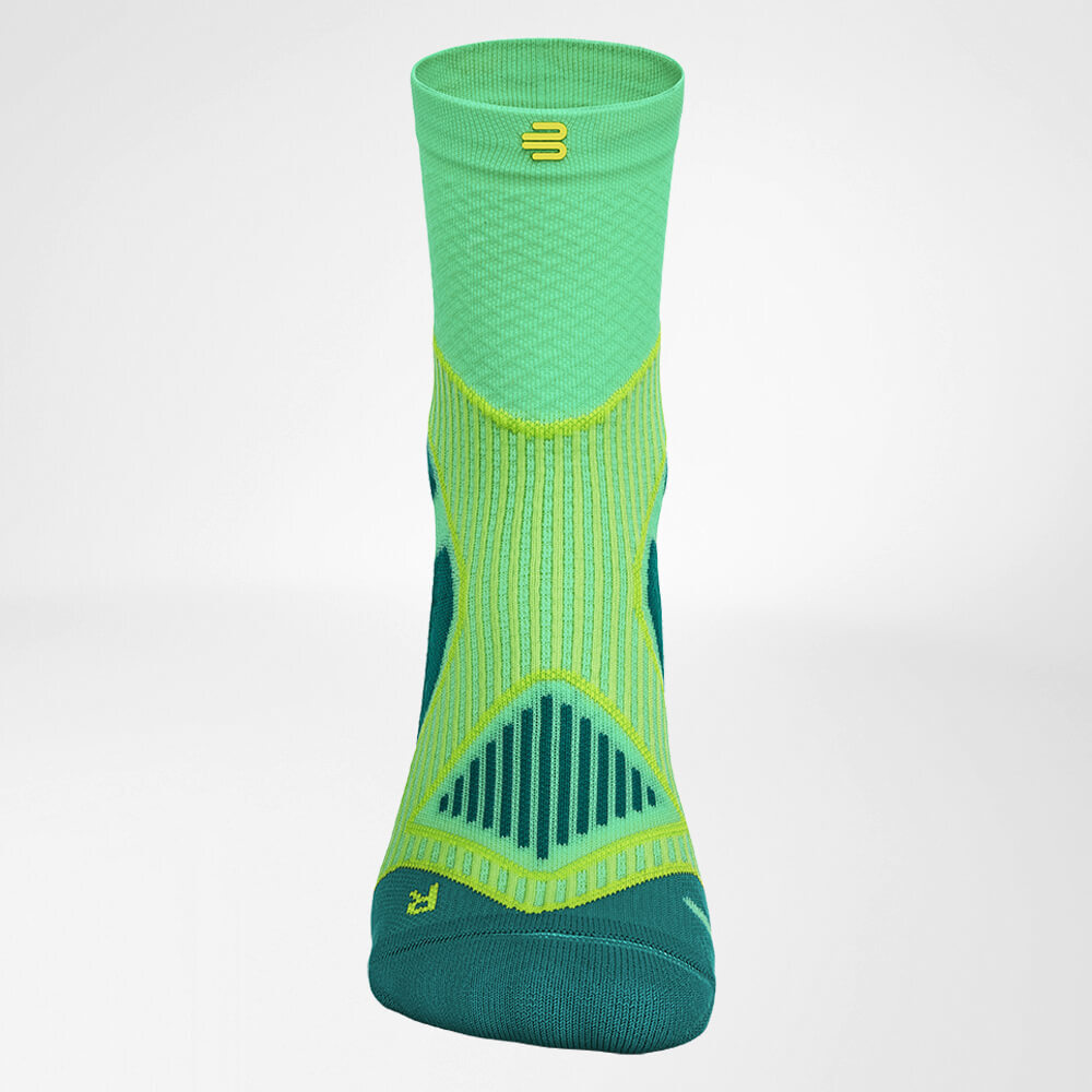 Mid-Cut-Socks_Outdoor-green_Bauerfeind-Sports.jpg