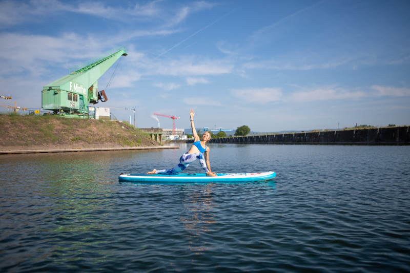SUP-Yoga_excavator-in-background_800x533-Bauerfeind-Sports.jpg SUP-Yoga_excavator-in-background_800x533-Bauerfeind-Sports.jpg