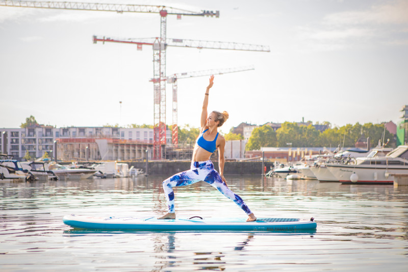 SUP-Yoga_right-arm-up-upright-position_800x533-Bauerfeind-Sports.jpg SUP-Yoga_right-arm-up-upright-position_800x533-Bauerfeind-Sports.jpg